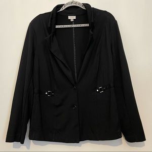 Avenue black long sleeved collared blazer jacket